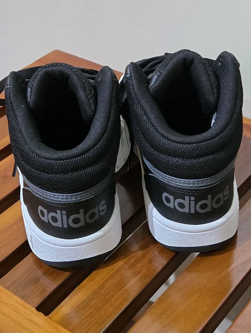 adidas Boy's Black and White Hoops 3.0 MID High-Top Basketball Sneakers Size 2